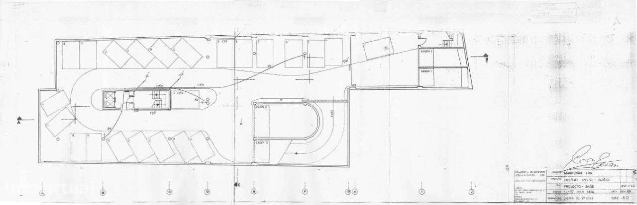 Garagem/Parqueamento nas Galerias Parede Plaza, centro da Parede-12
