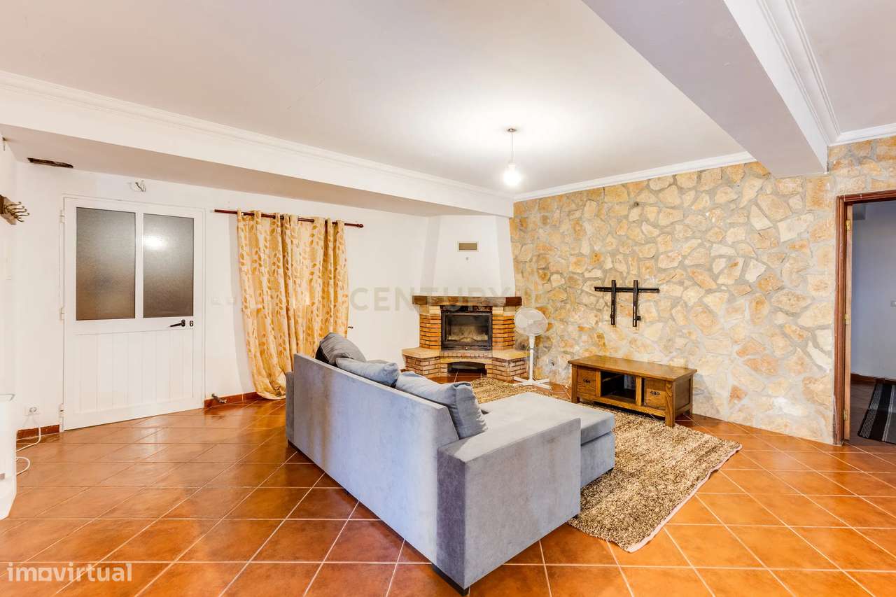 Moradia T5 com Jardim e Vista para o Rio em Venda de São José, Alberga-4