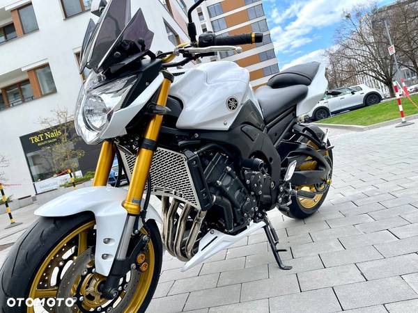 Yamaha FZ - 8