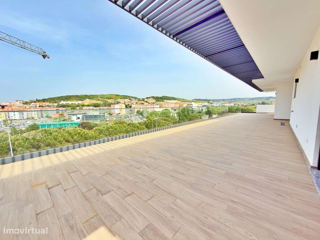 Penthouse T4 Com 2 Terracos 2 Varandas 5 Lugares De Estacionamento