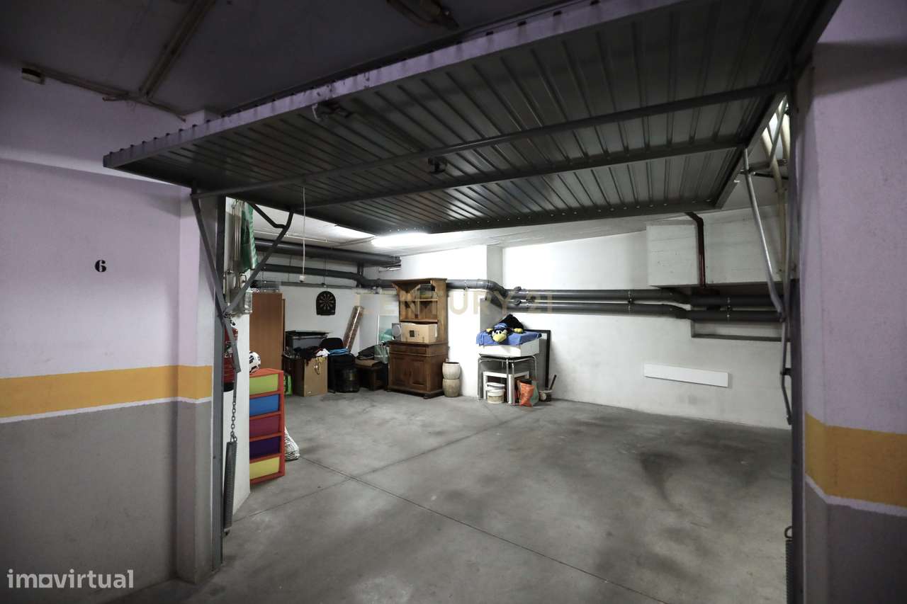 Apartamento T3  || Box 3 viaturas-42