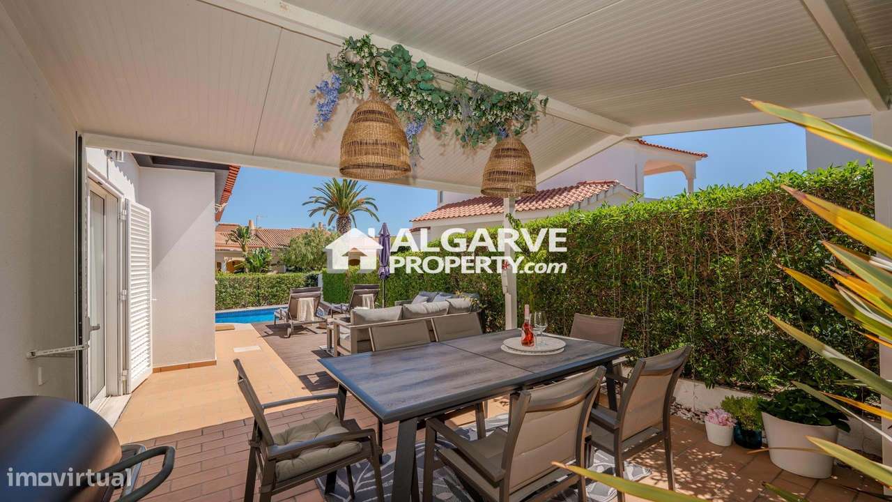 Bonita moradia V4 dentro do campo de golfe e perto de todas as comodid-11