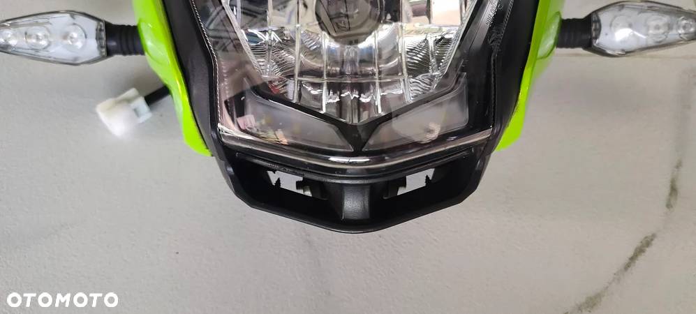 BENELLI BN 125 Lampa Czasza Licznik Komplet - 3