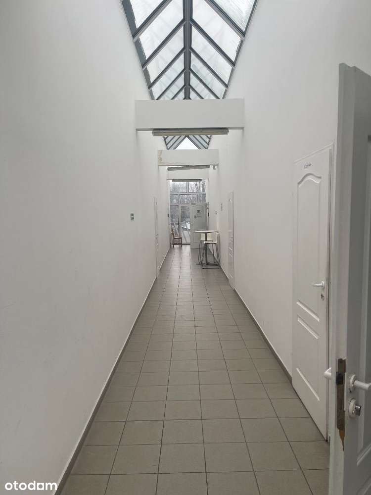 Wynajmę lokal biurowy na 1 piętrze Łopuszańska 36 - Pełny obrazek: 4/5