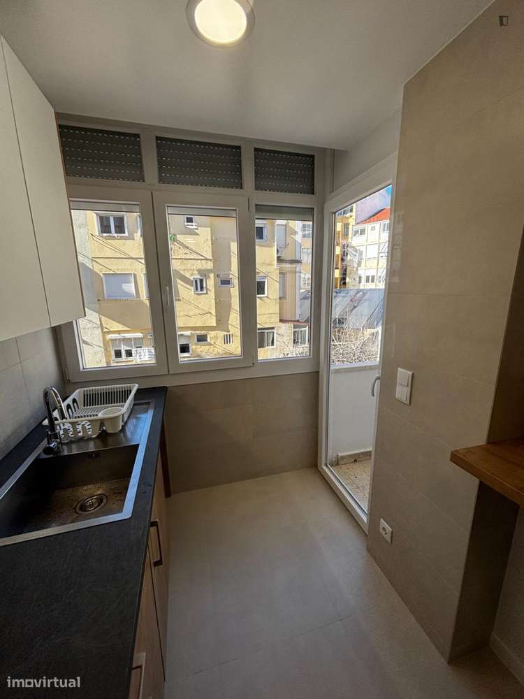 Quarto - localizado em Arroios Lisbon - Grande imagem: 2/24