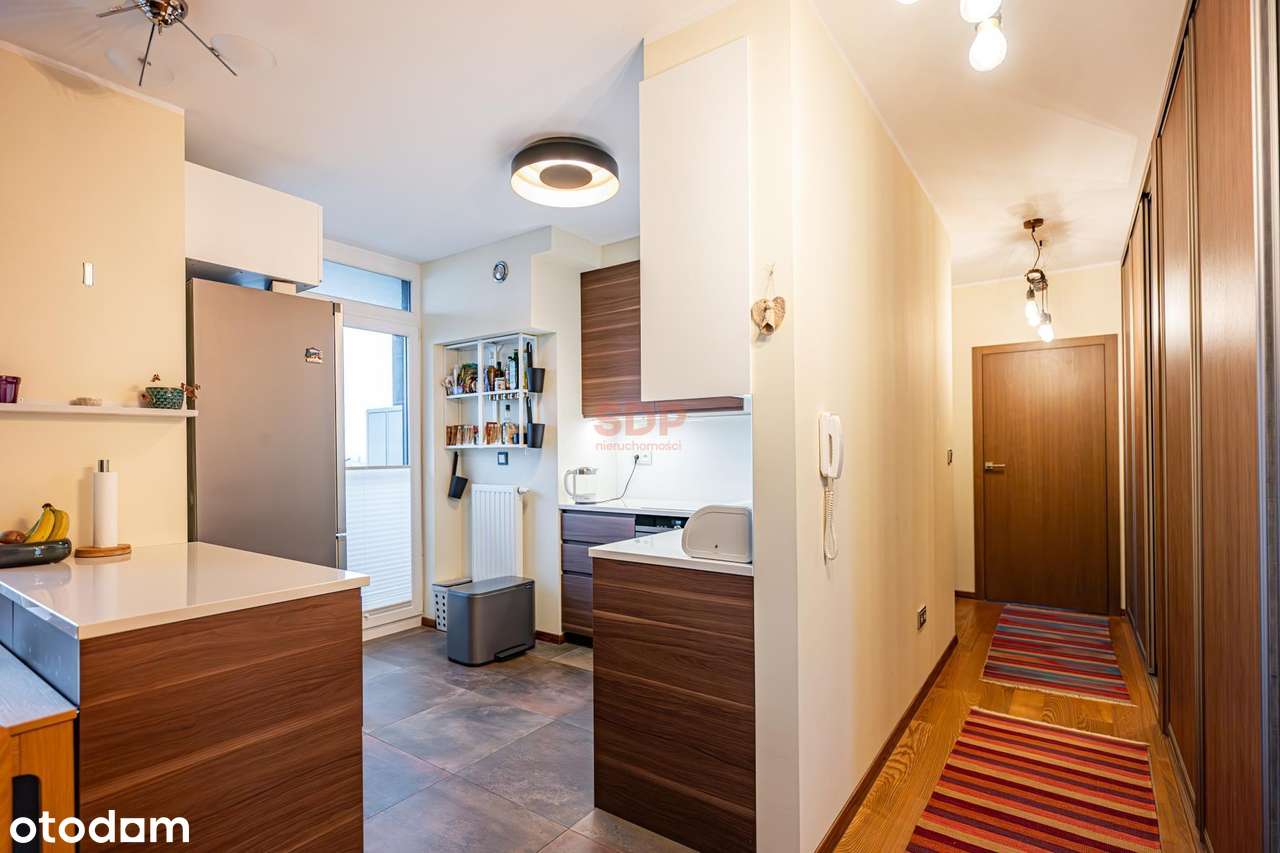 Komfortowe 4 pokoje z balkonem tuż przy Rynku, wysokie piętro, gotowe - Pełny obrazek: 4/14