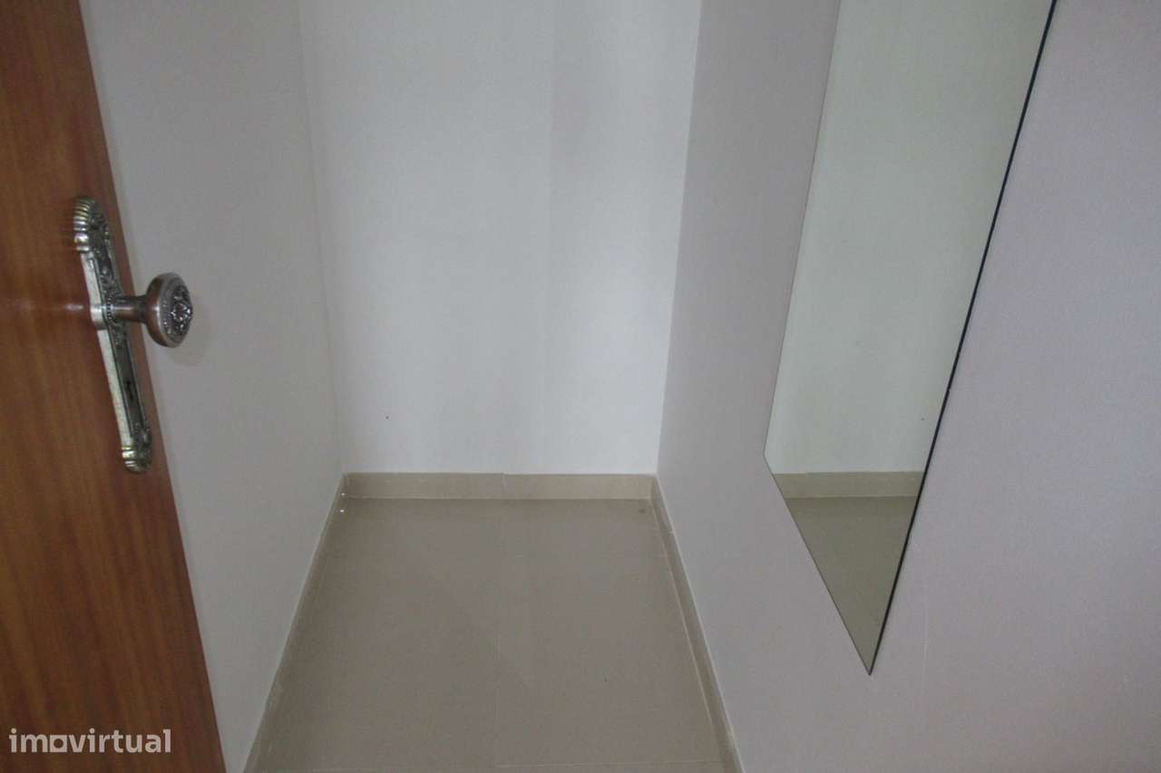 LOJA COM ARRECADAÇÃO. DUAS MONTRAS. - Grande imagem: 2/5