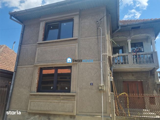 Casa cu  etaj de vanzare in Fagaras zona centrala-3