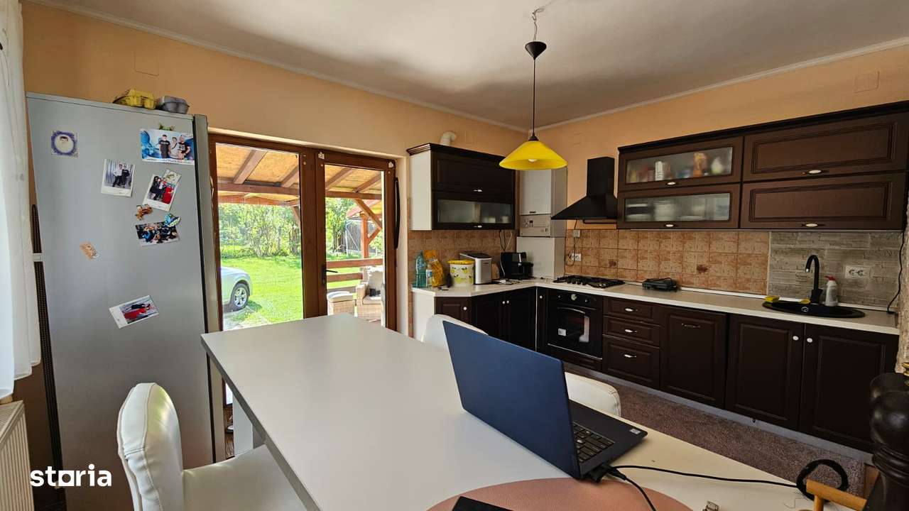 Casa de vis ,ideala familie,singur in curte,250000 Euro.Comision 0%-9