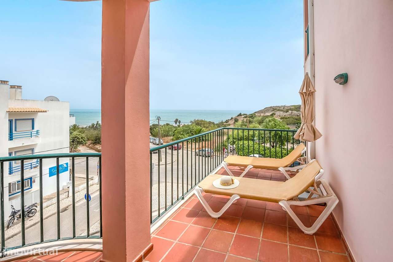 Apartamento Moderno T1 com Vista Mar – A Dois Passos da Praia - Grande imagem: 4/26