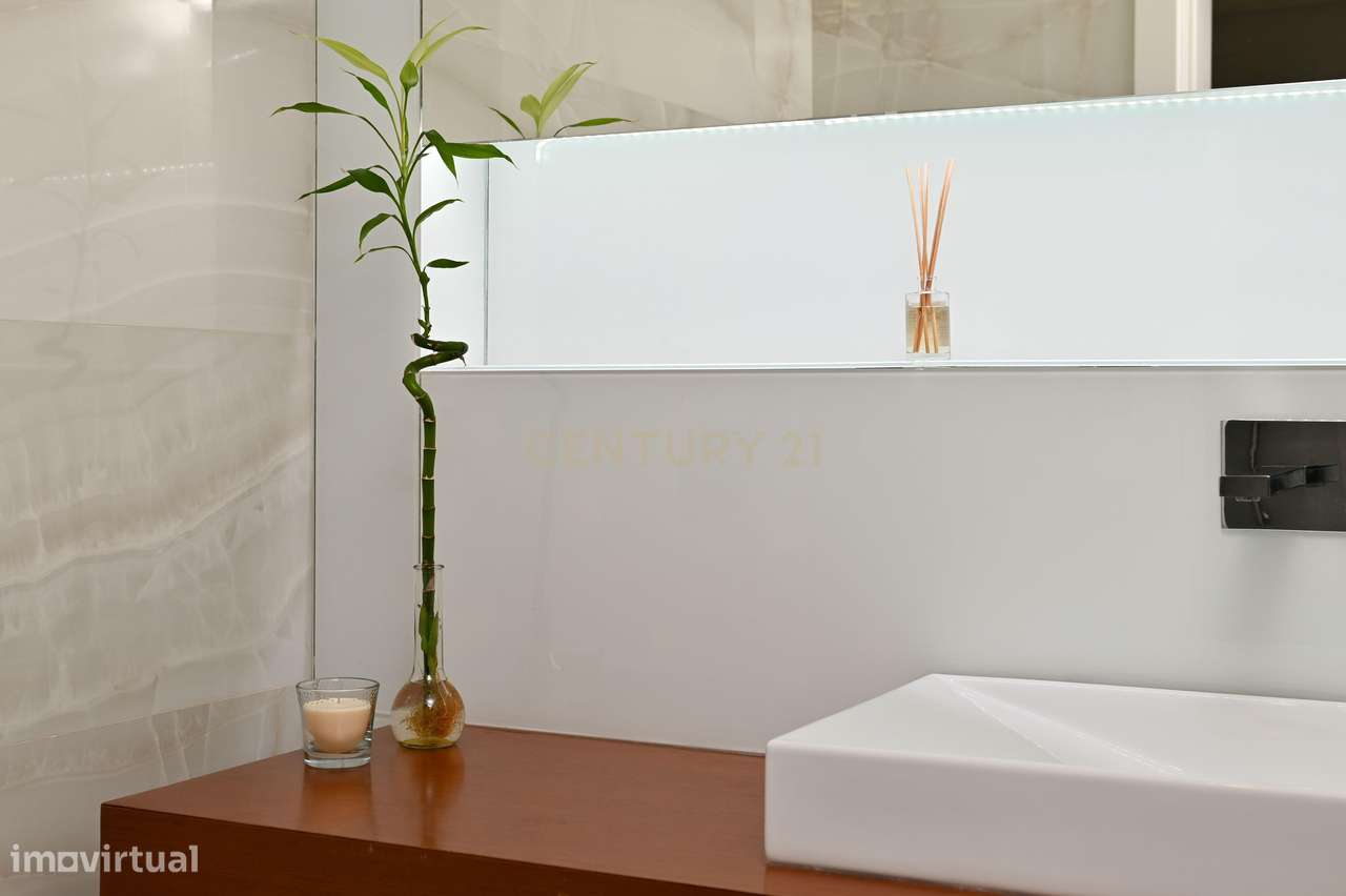 Apartamento T3 de Luxo com Box para 2 Carros — Quinta das Marianas, Pa-15