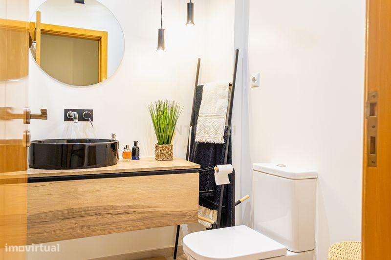 Apartamento T2 com elevador, lugar de estacionamento e arrecadação na-15