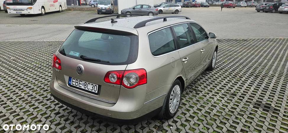 Volkswagen Passat 2.0 TDI Comfortline - 5