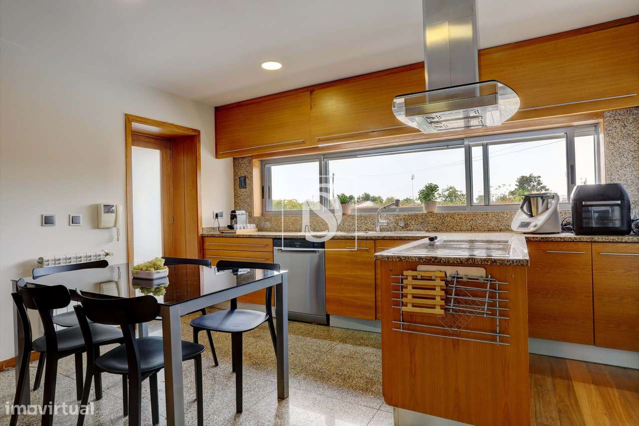 Moradia T3 com espaço exterior e garagem - Nogueira - Maia-16