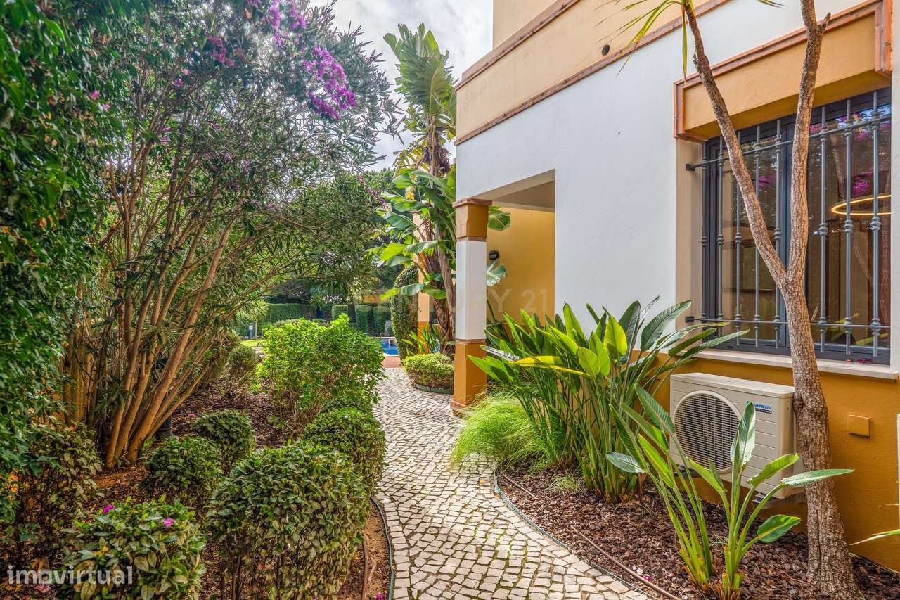 Moradia Unifamiliar de Prestígio | Guia – Albufeira | T4 | Piscina | J-32