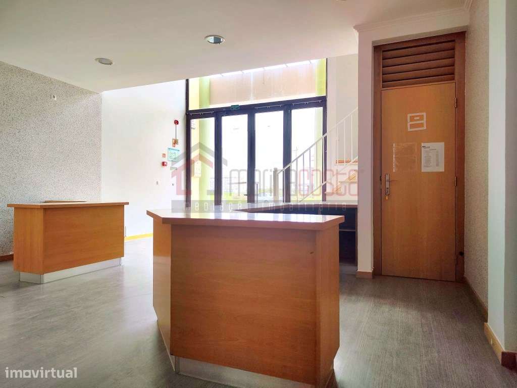 Espaço comercial em Peniche Venda-3
