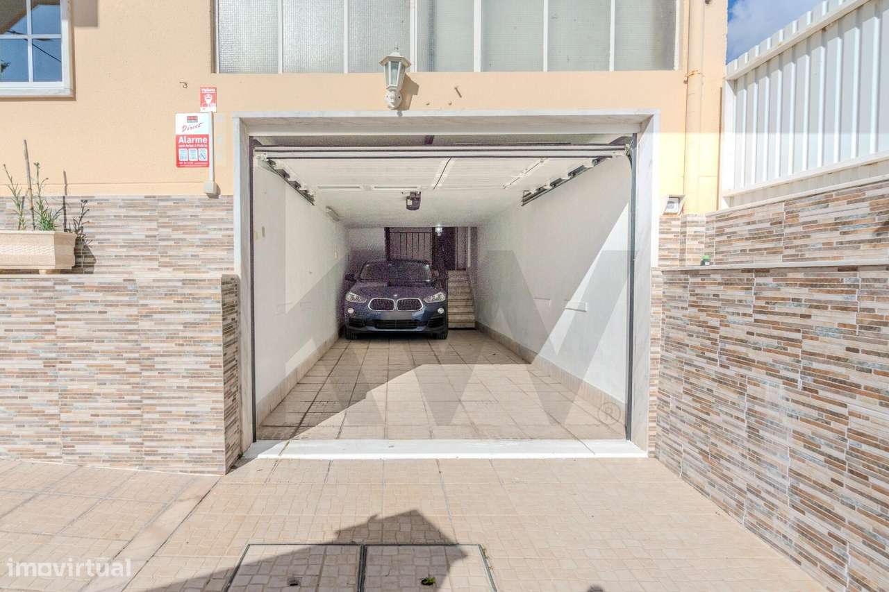 Moradia C/ 3 fracções de utilização independente Santa Iria da Azoia. - Grande imagem: 4/44