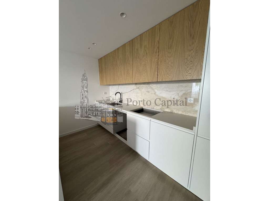 T2 com Terraço de 227 m² em Matosinhos
O refúgio que o seu coração... - Grande imagem: 4/25