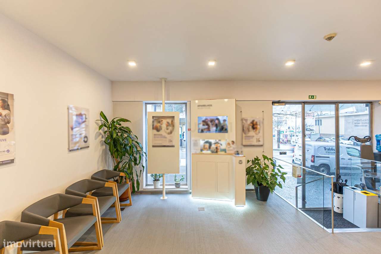 Loja em frente à Zara Home, à Rotunda da Boavista - Grande imagem: 5/21