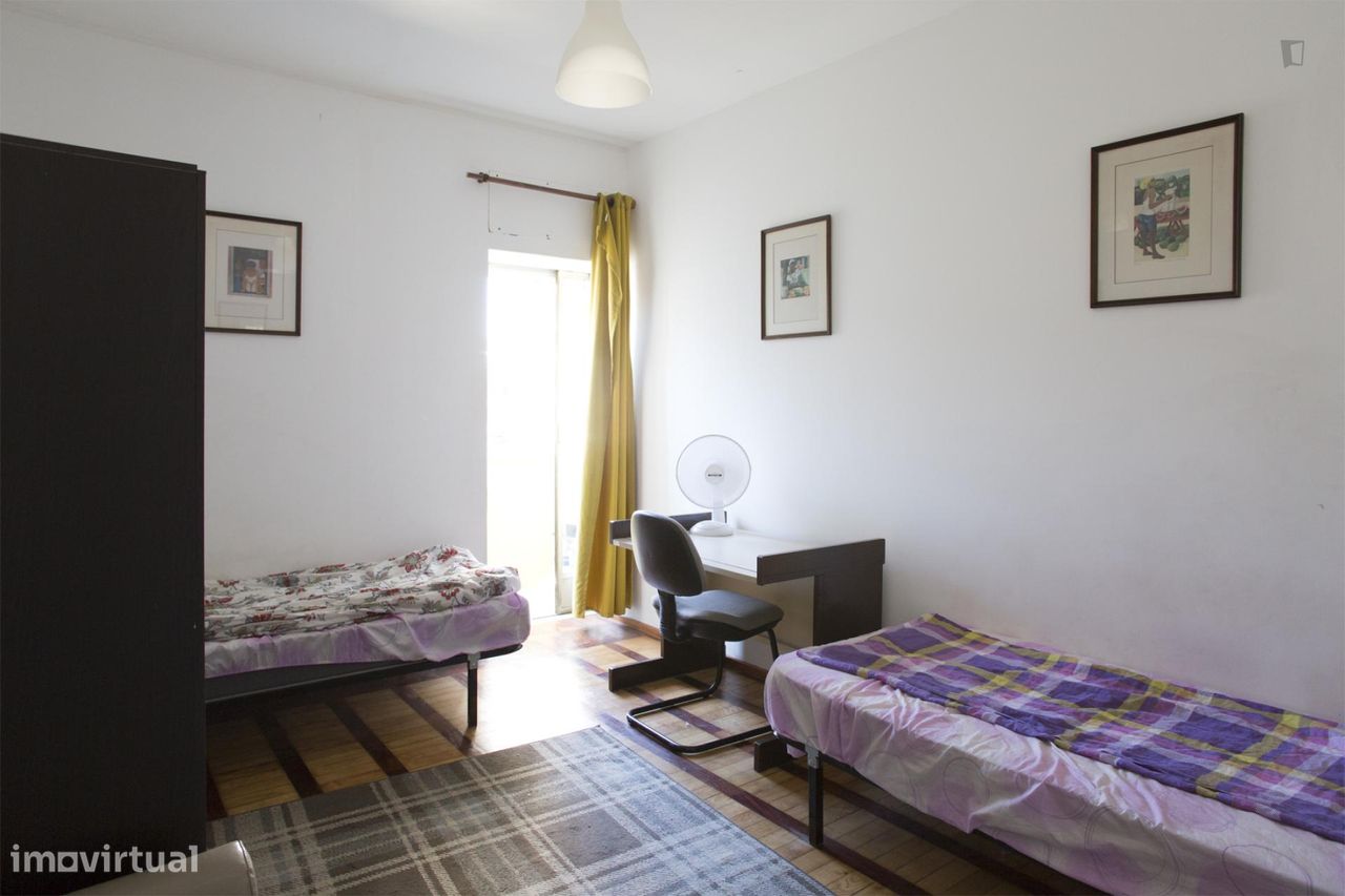 64093 - GUEST HOUSE ROOMS - Quarto 4 - casa de...