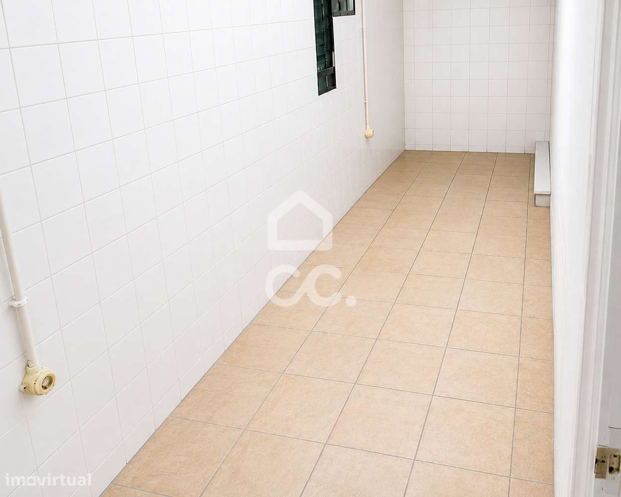 Loja com 120 m², 2 pisos e Saída de Fumos – Torres Novas-17