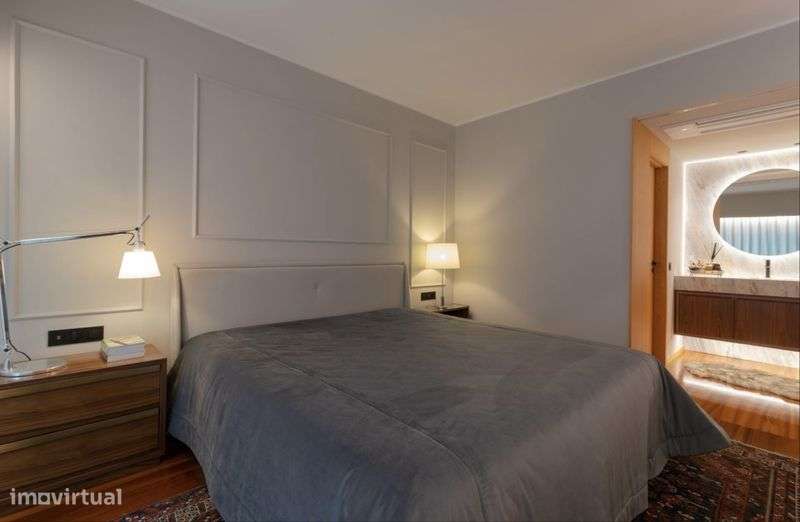 Espetacular T2 com duas frentes e varandas - Grande imagem: 4/7