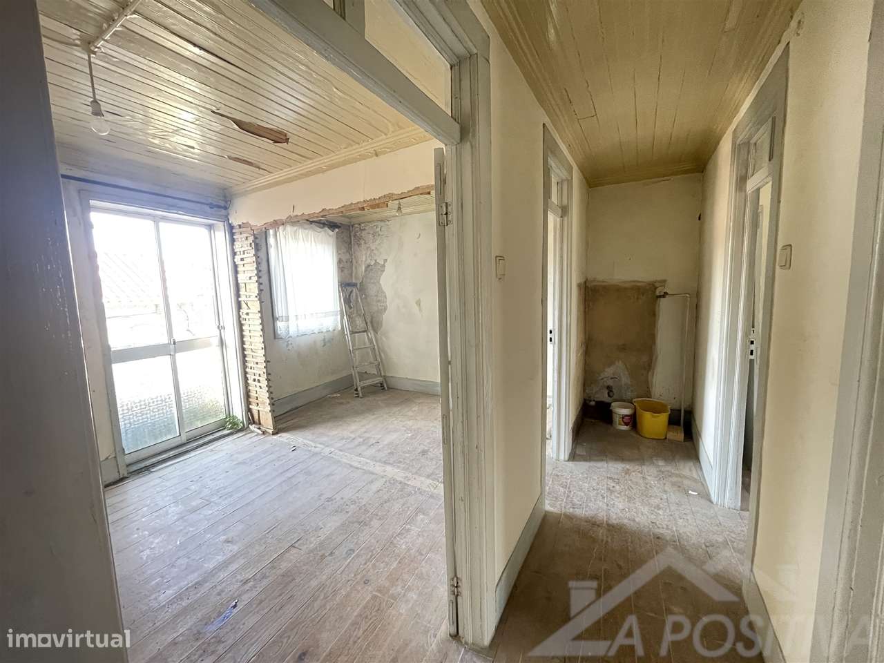 Moradia para Restaurar T3 Venda em Arcozelo,Gouveia-17