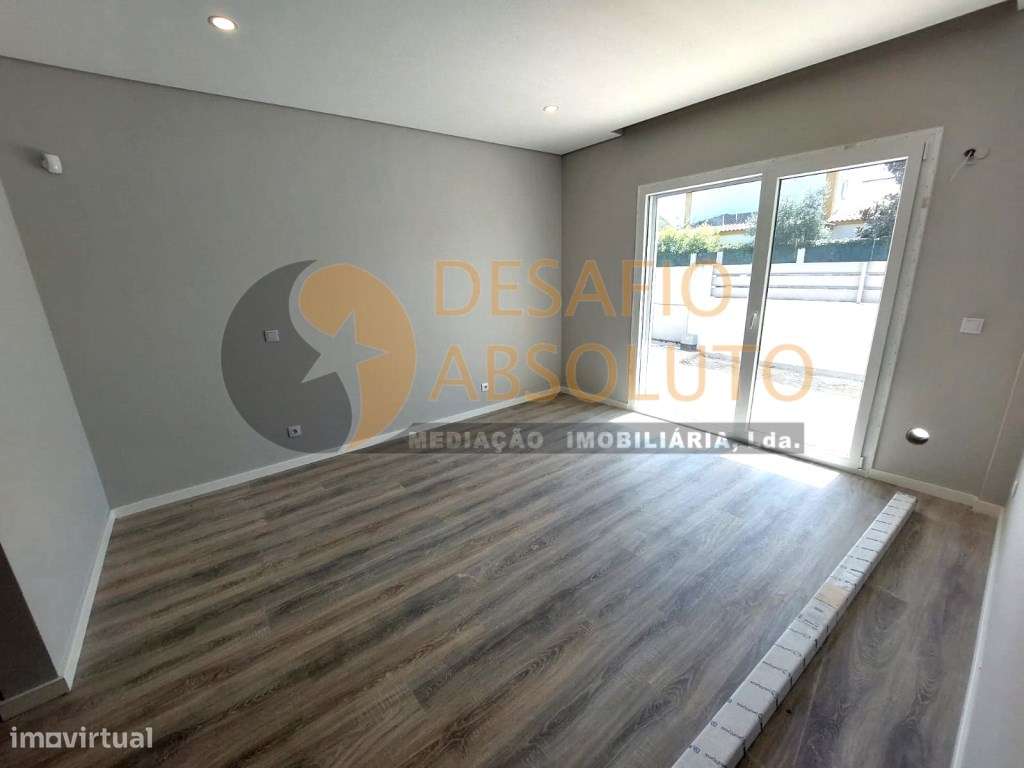 Moradia Isolada T4 C/ Piscina e Garagem - Brejos de Azeitão-13