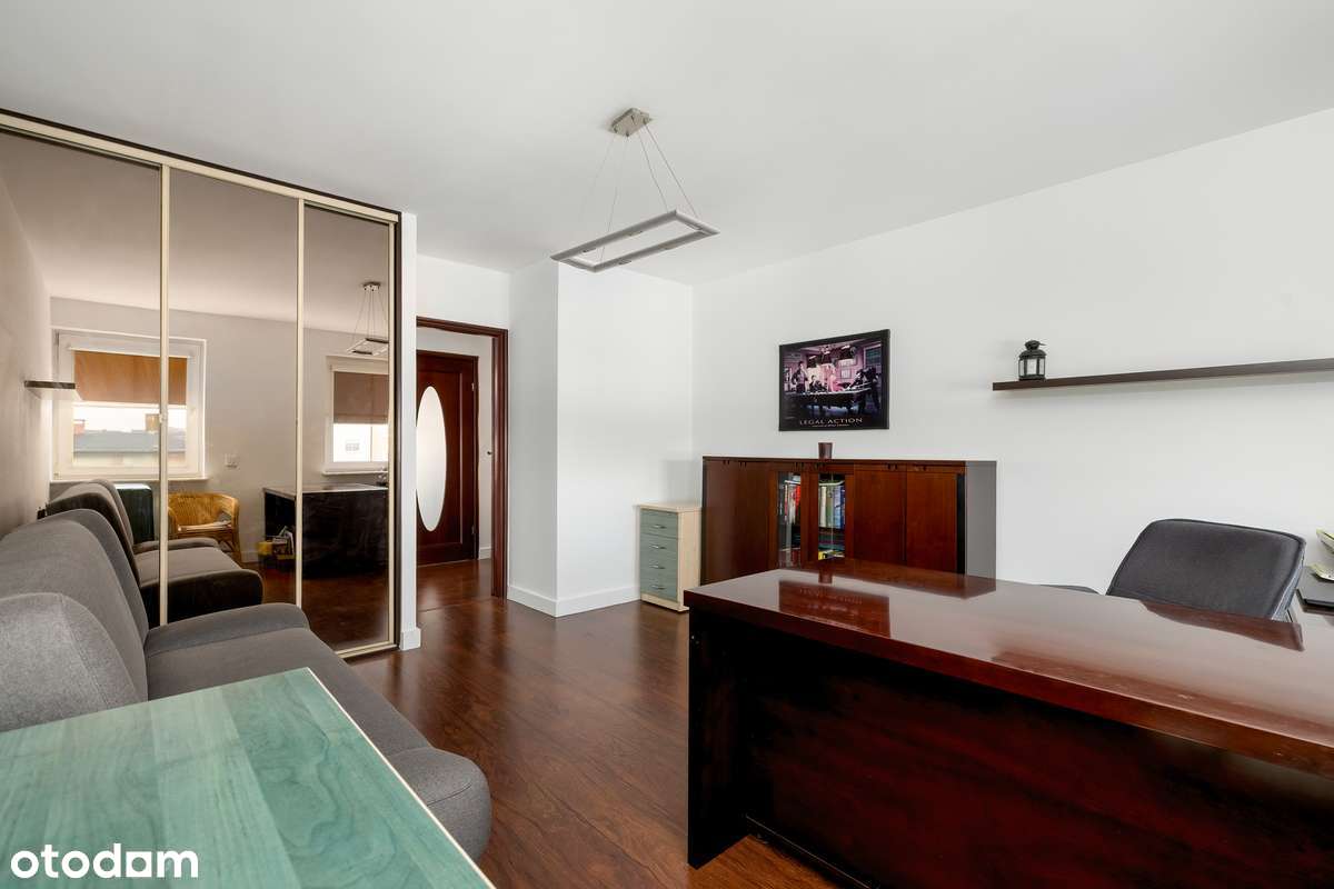 Apartament w świetnej lokalizacji, blisko Centrum, 3/4 pokoje .-8