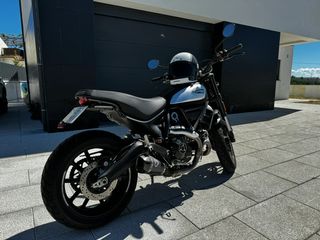 Ducati Scrambler  Icon Dark