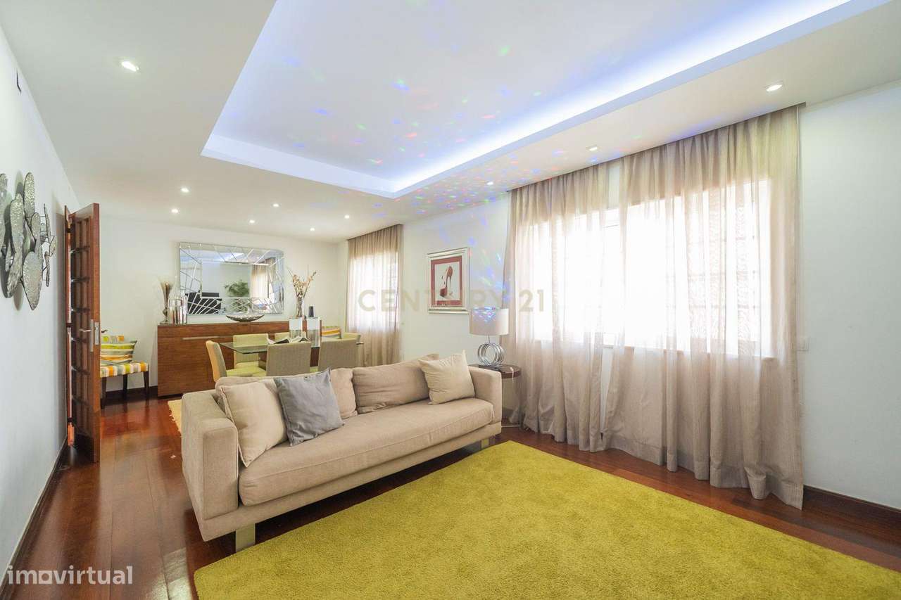 Moradia T4 com piscina-13