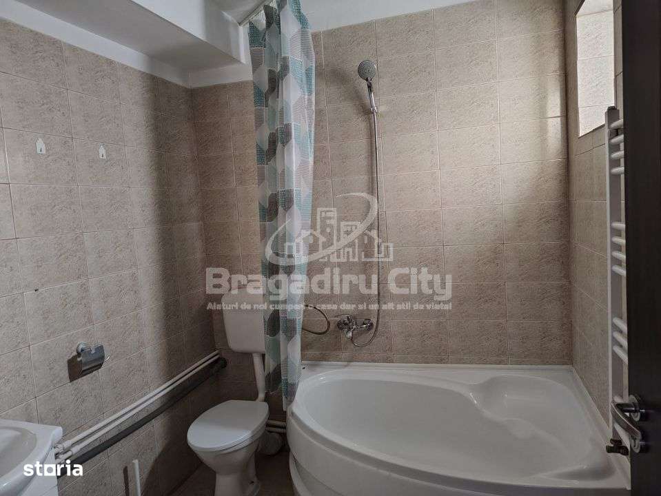 Vila P+1E Bragadiru libera - Imagine principală: 2/7