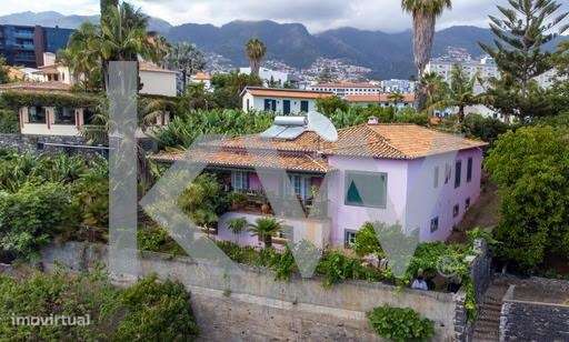 Moradia estilo quinta madeirense na Fé-Barreiros inserida em 1080m2 - Grande imagem: 4/4