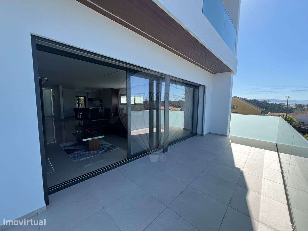 Moradia T4 para venda-23