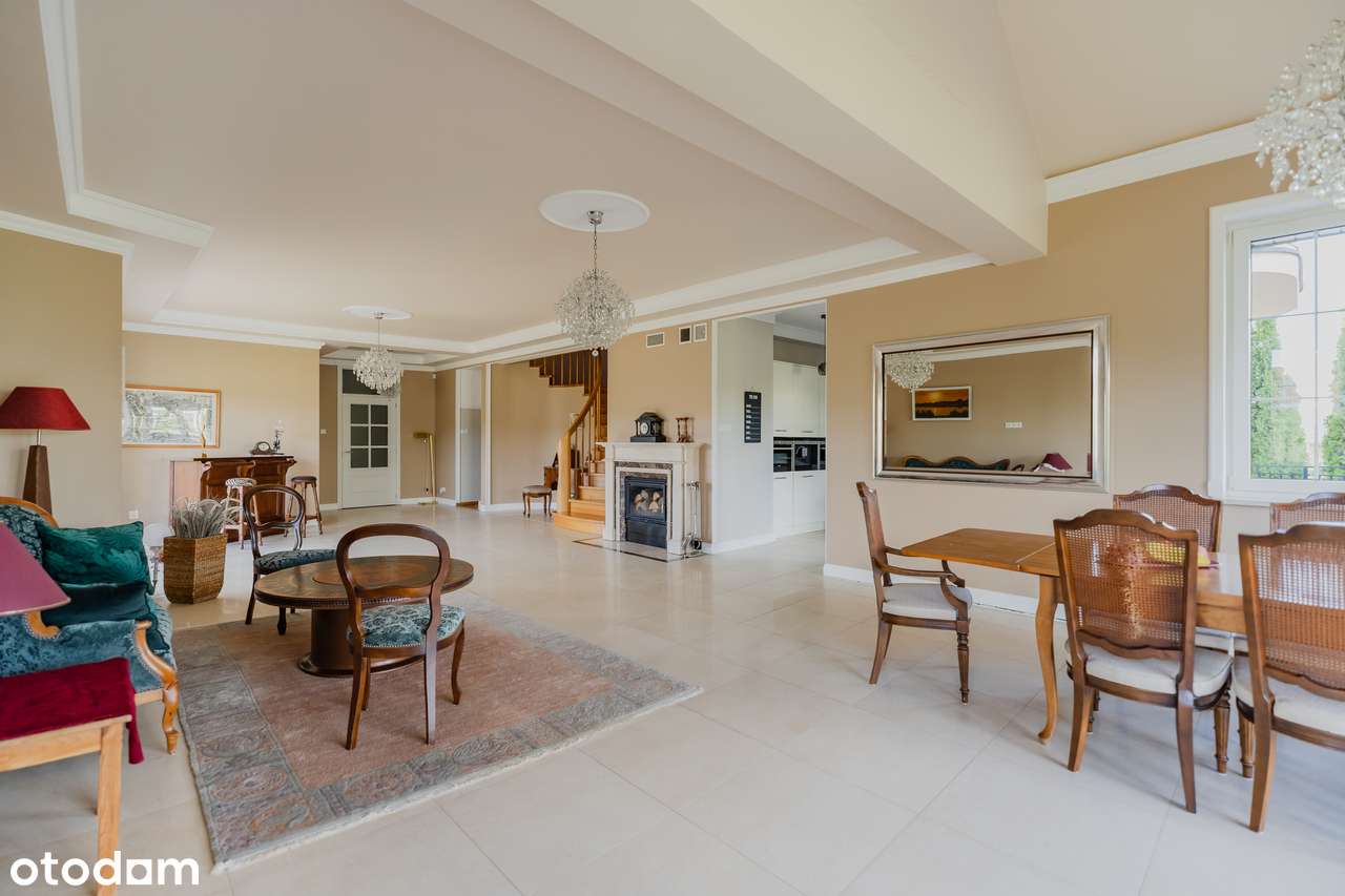 Wolnostojący, imponujący dom 361 m2, do zamieszkania-4