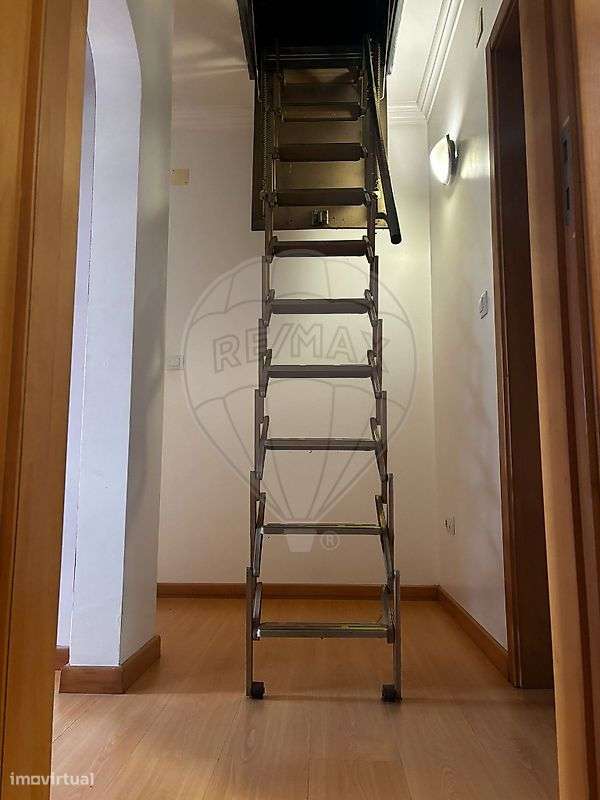Moradia T5 para venda-26