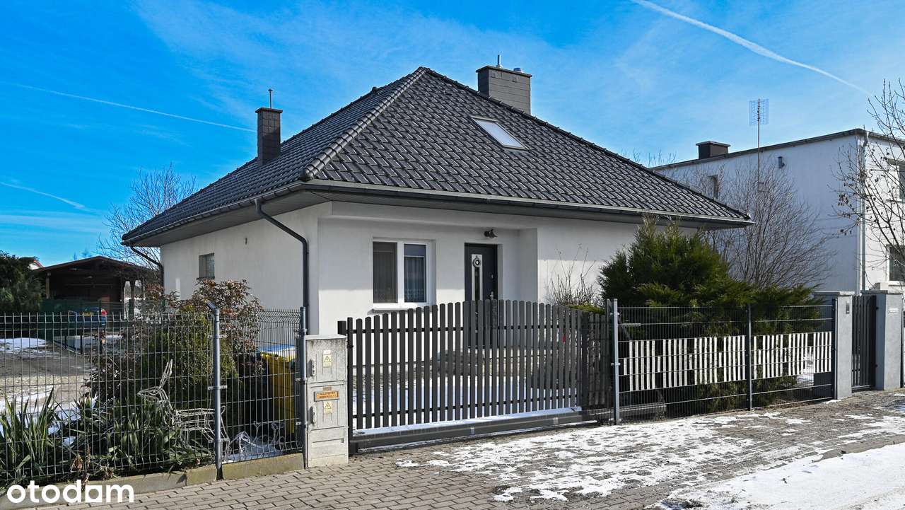 Nowoczesny dom wolnostojący – komfort, przestrzeń,  lokalizacja-0