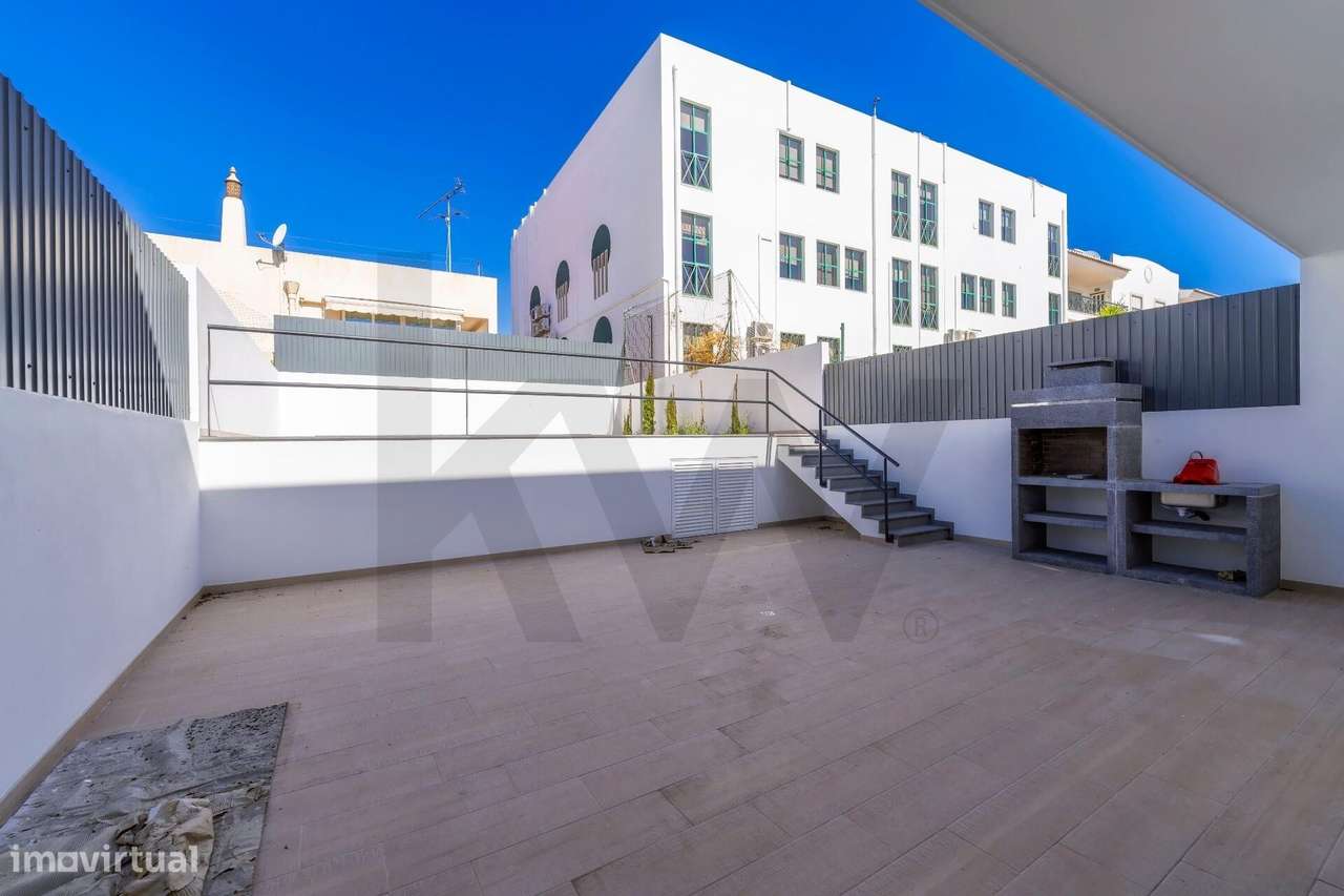 Moradia T3 em fase final de construção, com elevador e piscina, em M - Grande imagem: 4/21