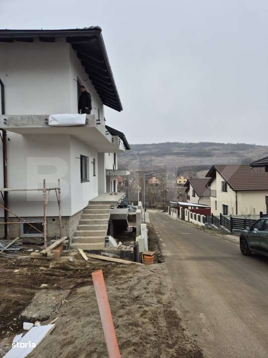 Vila superba de vanzare in cartierul Rasaritului Sancraiu de Mures - Imagine principală: 4/5