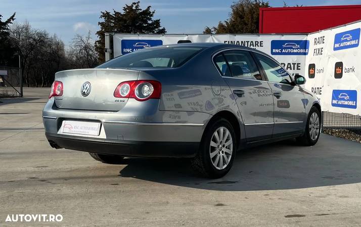 Volkswagen Passat 2.0 Blue TDI SCR Comfortline - 4