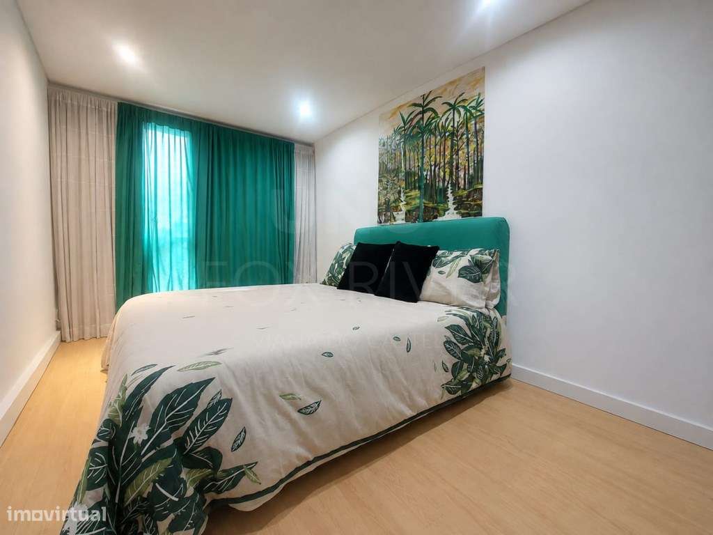 Apartamento T2 com Terraço Privativo e Garagem - Touguinha, Vila do...-1