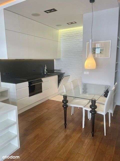 Ciche mieszkanie w budynku Trio-16