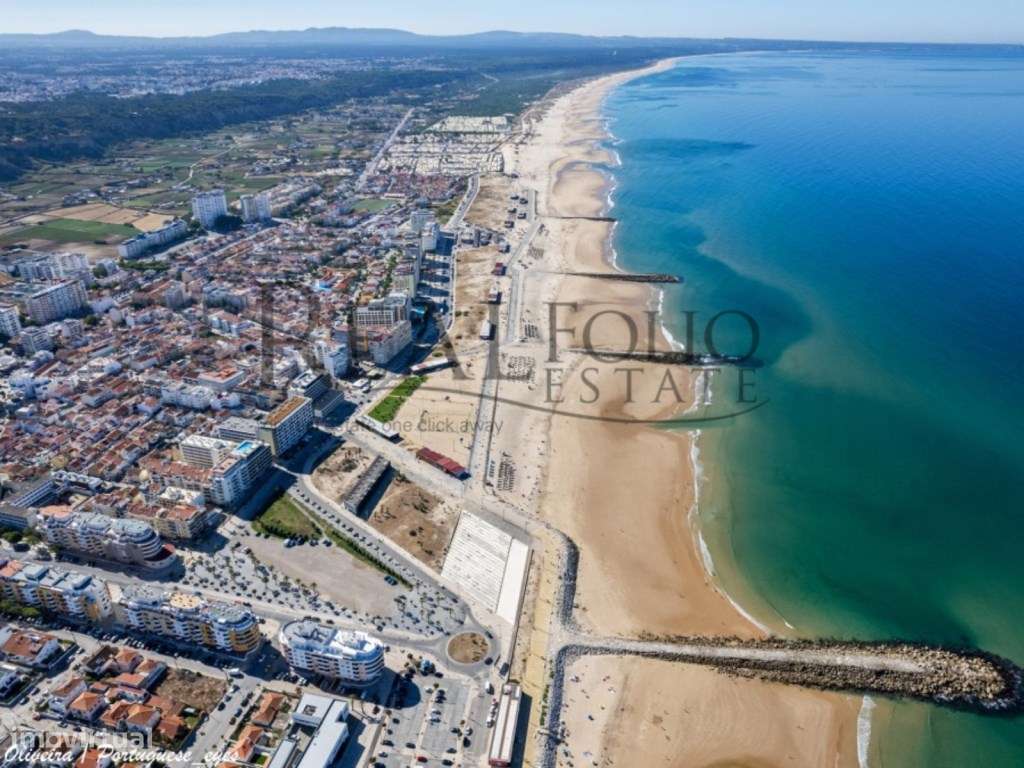 Apartamento T1 remodelado com varanda na Costa da Caparica-17