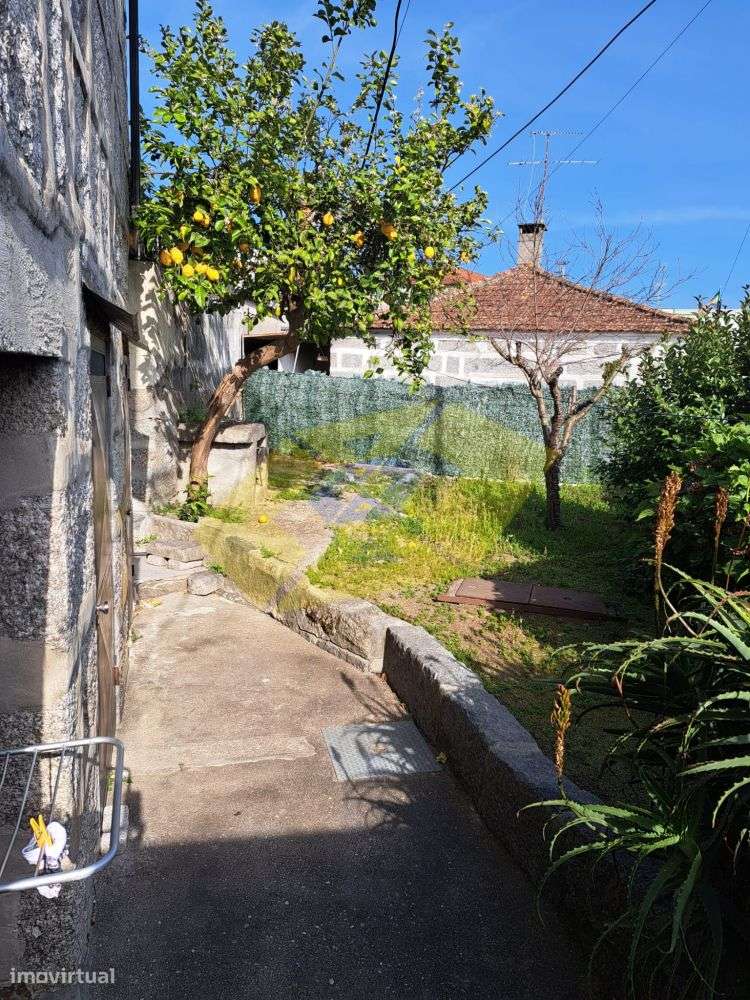 Moradia Bi-Familiar T2+T2 em Felgueiras ( 1 minuto do centro da cidade-10