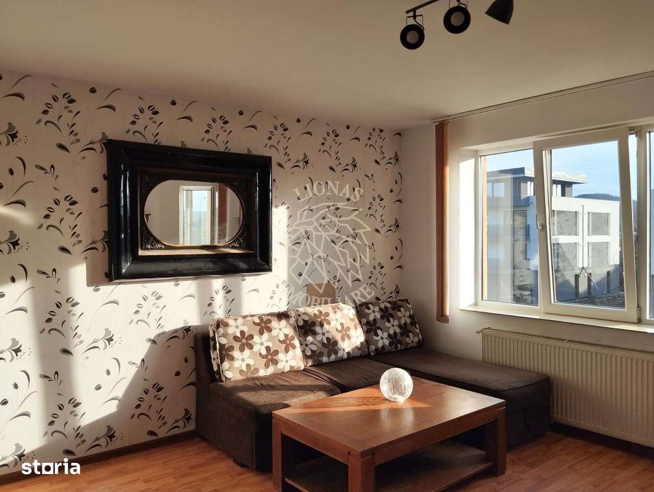 Apartament 90 mp+2 balcoane-etaj 1-curte, parcare-C. Moldovei - Imagine principală: 2/8