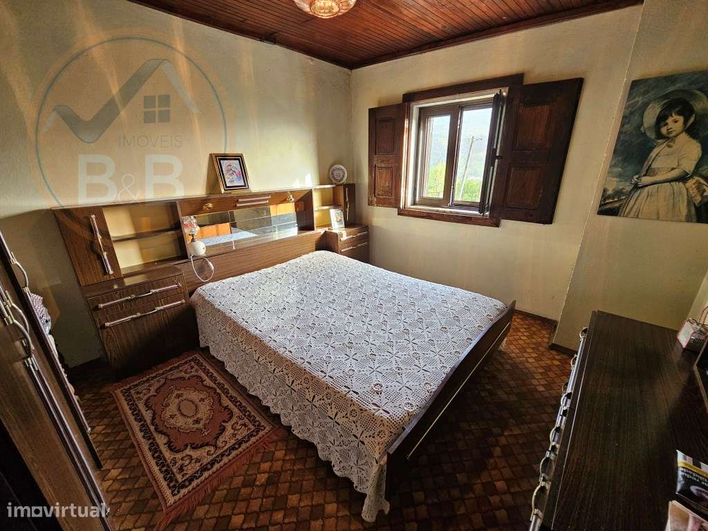Moradia T4, em pedra, com terreno de 2.366 m² e Espigueiro datado d...-22