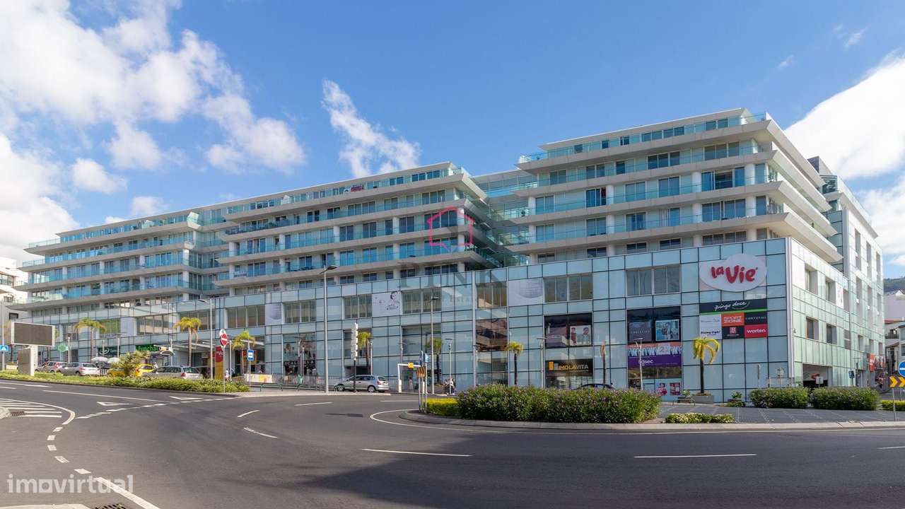 Apartamento Mobilado -  T4 no Plaza Madeira - Funchal-30