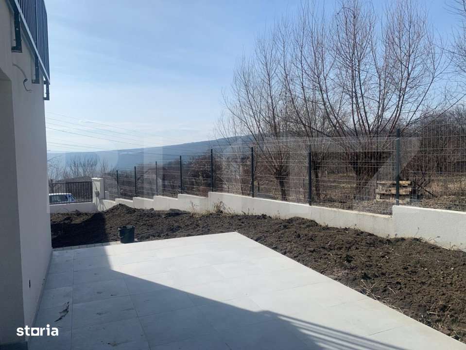 Casa de vanzare, 4 camere, 202 mp, Langa Padure - Imagine principală: 1/9