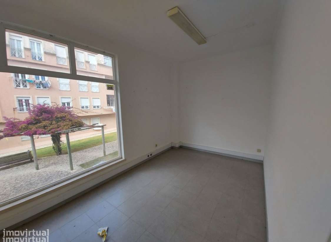 Excelente Loja da Caldes Rainha - Grande imagem: 4/12