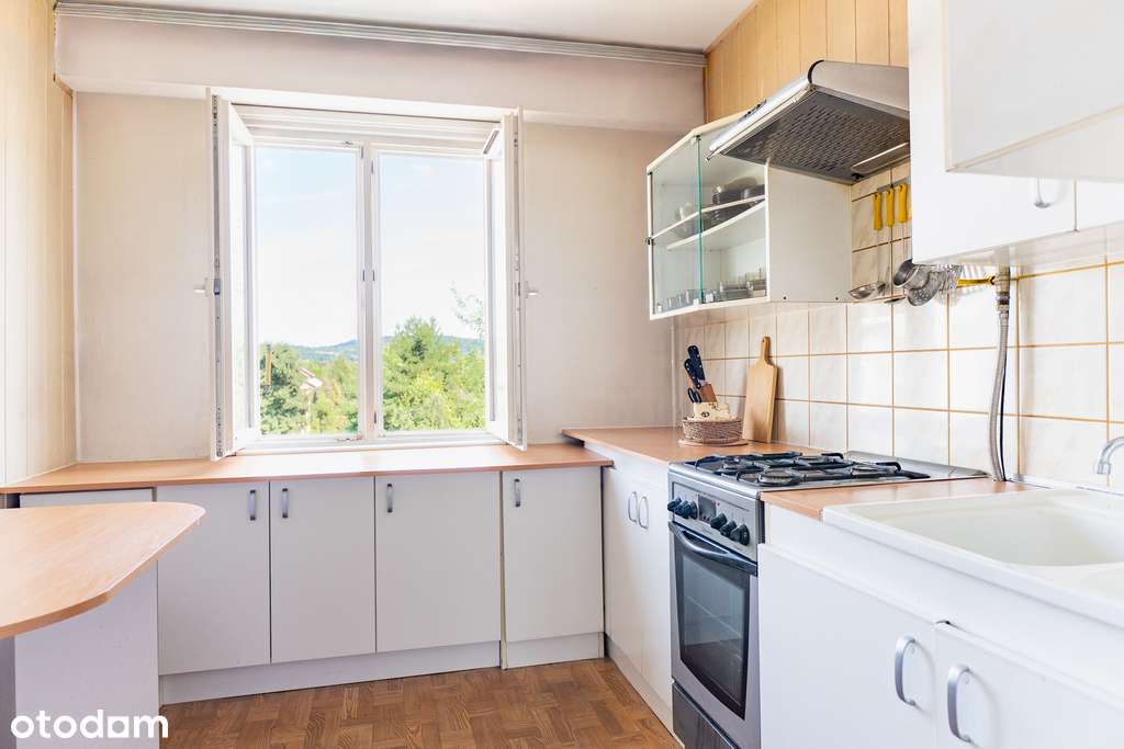 Przestronne 4-pokojowe mieszkanie z balkonem-2